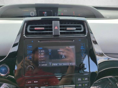 2017 Toyota Prius Two (SE)