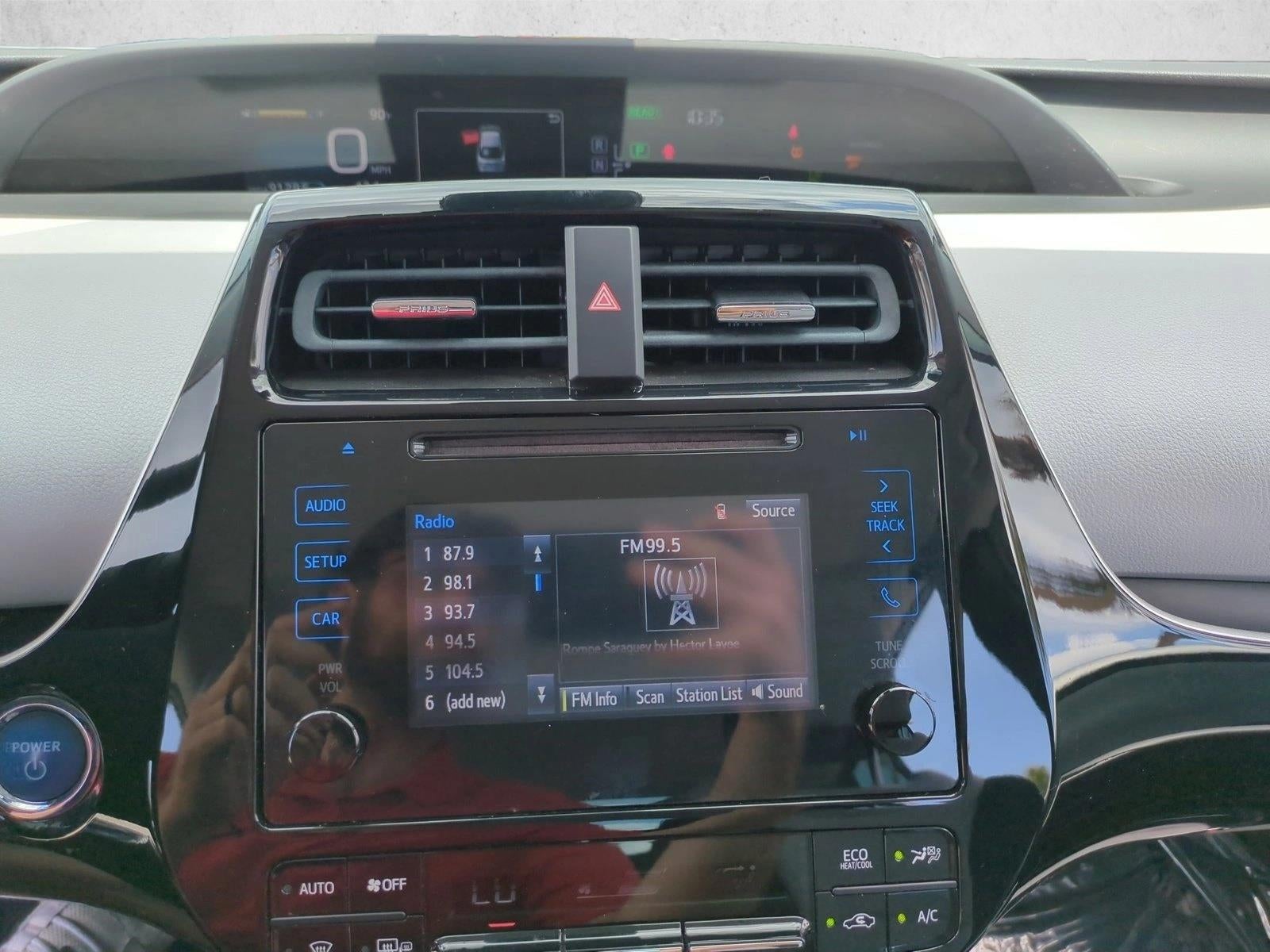 2017 Toyota Prius Two (SE)