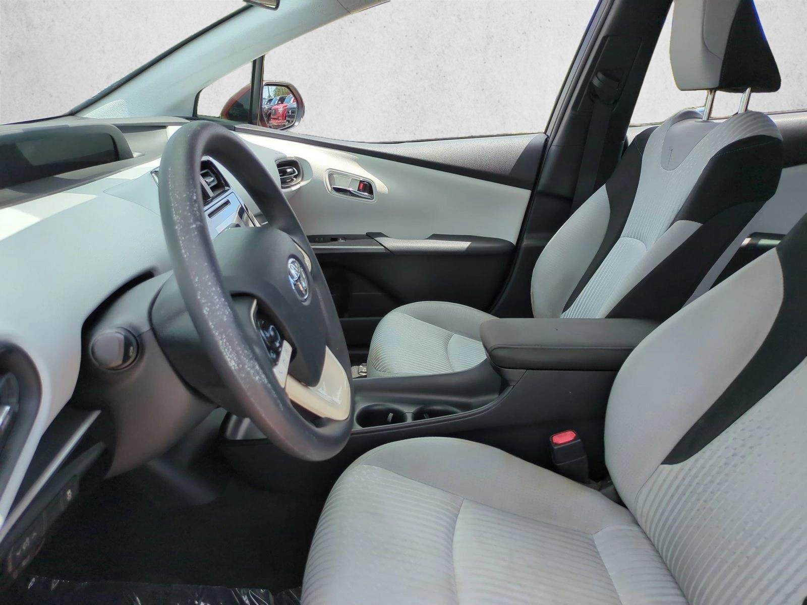 2017 Toyota Prius Two (SE)