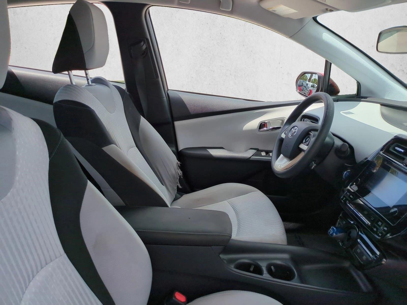 2017 Toyota Prius Two (SE)