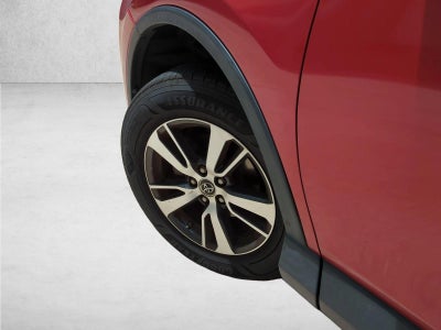 2017 Toyota RAV4 XLE FWD (GS)