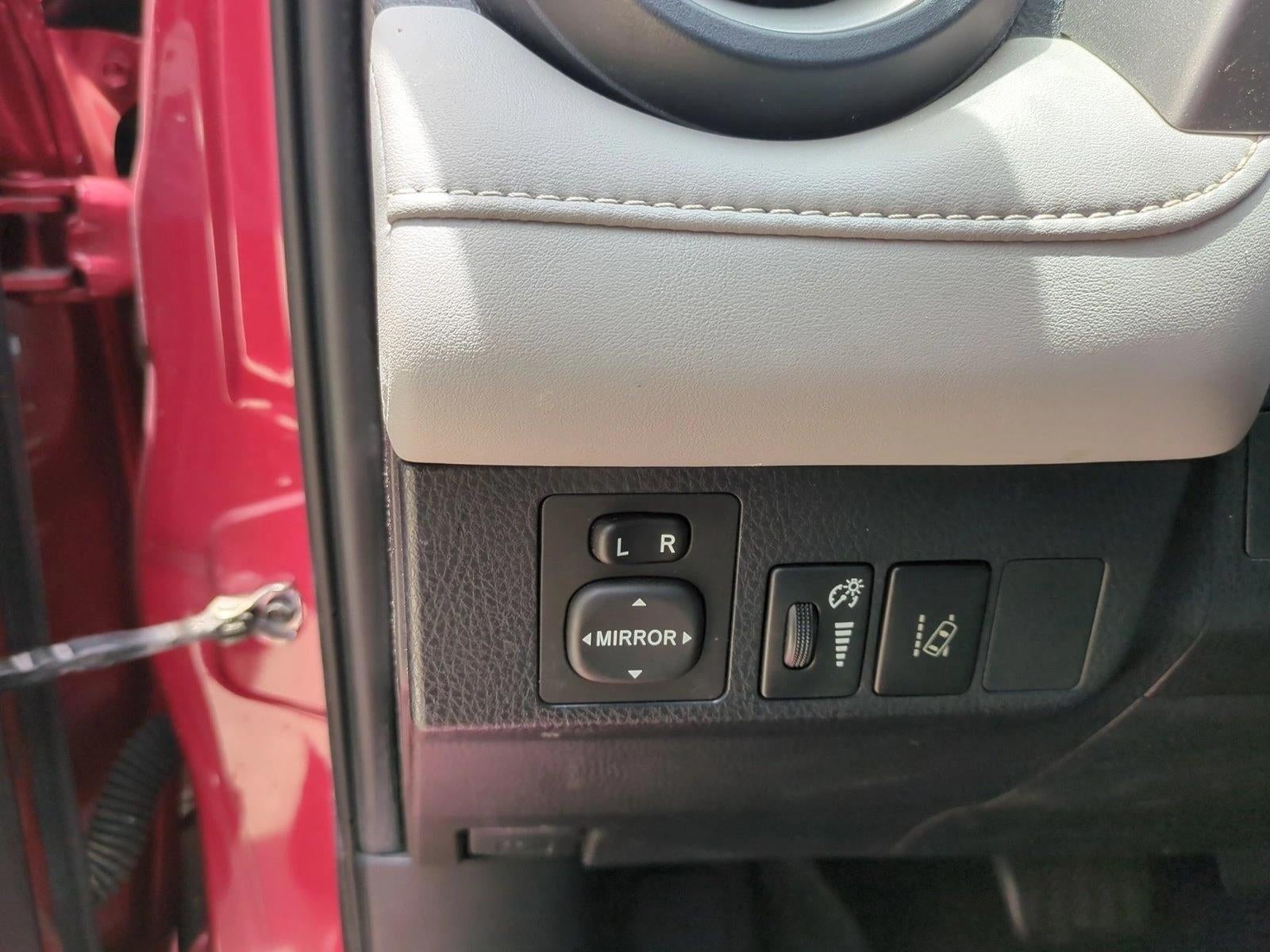 2017 Toyota RAV4 XLE FWD (GS)