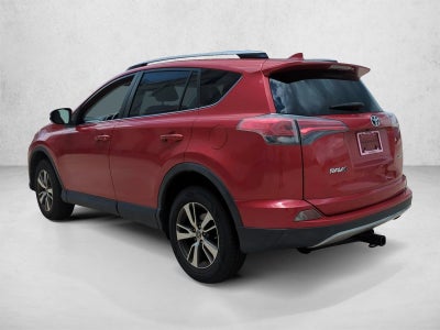 2017 Toyota RAV4 XLE FWD (GS)