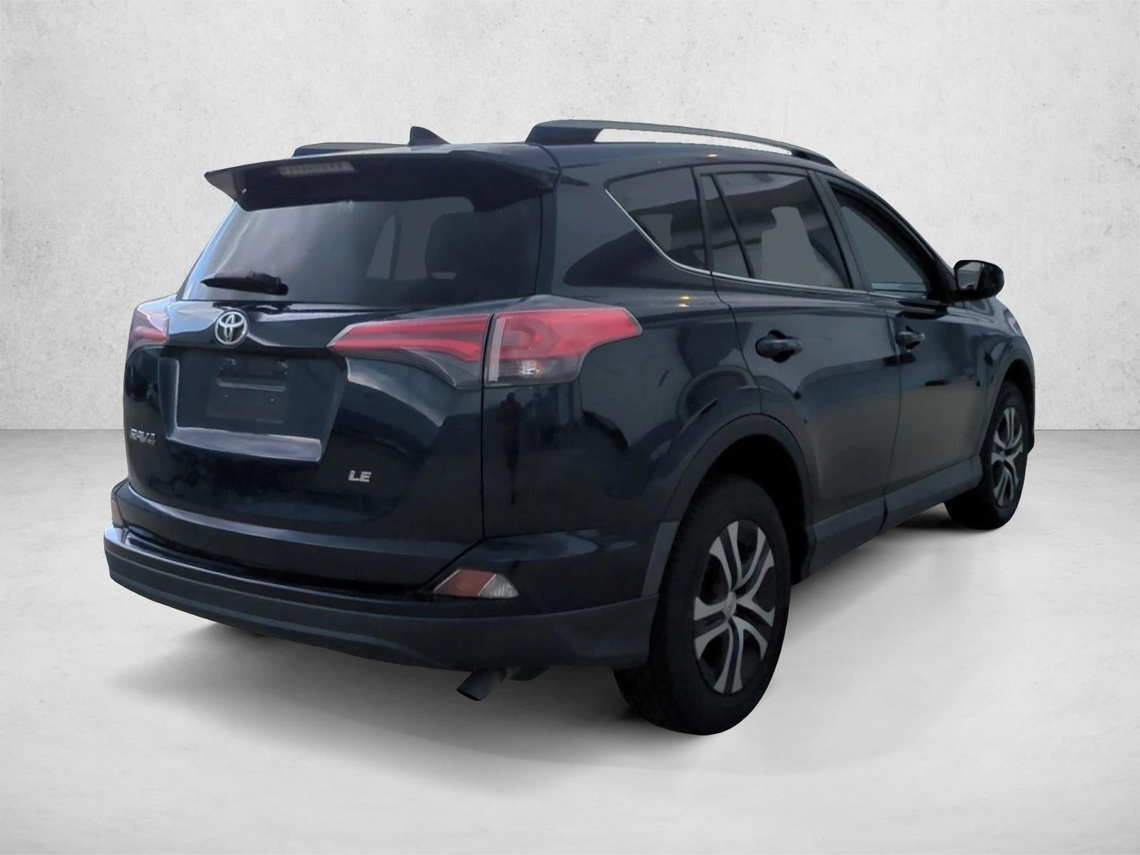 2017 Toyota RAV4 LE FWD (GS)