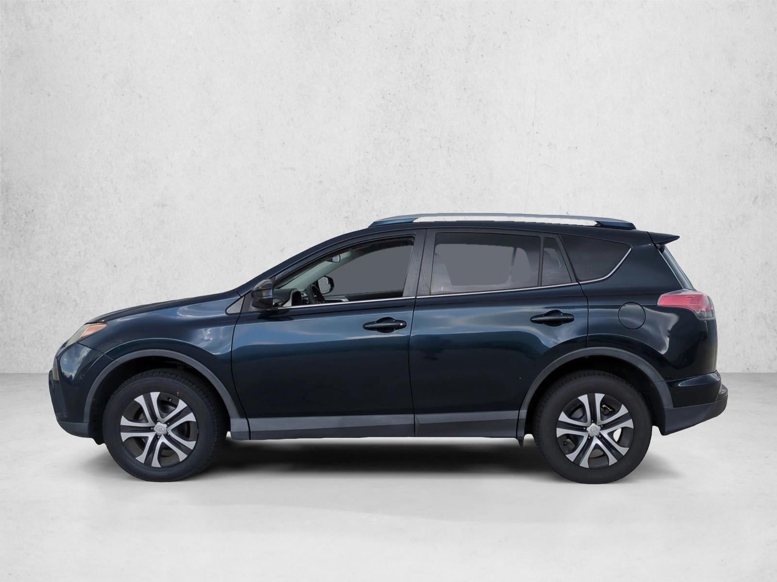 2017 Toyota RAV4 LE FWD (GS)