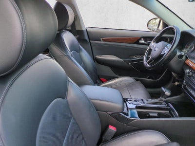 2019 Kia Cadenza Premium Sedan