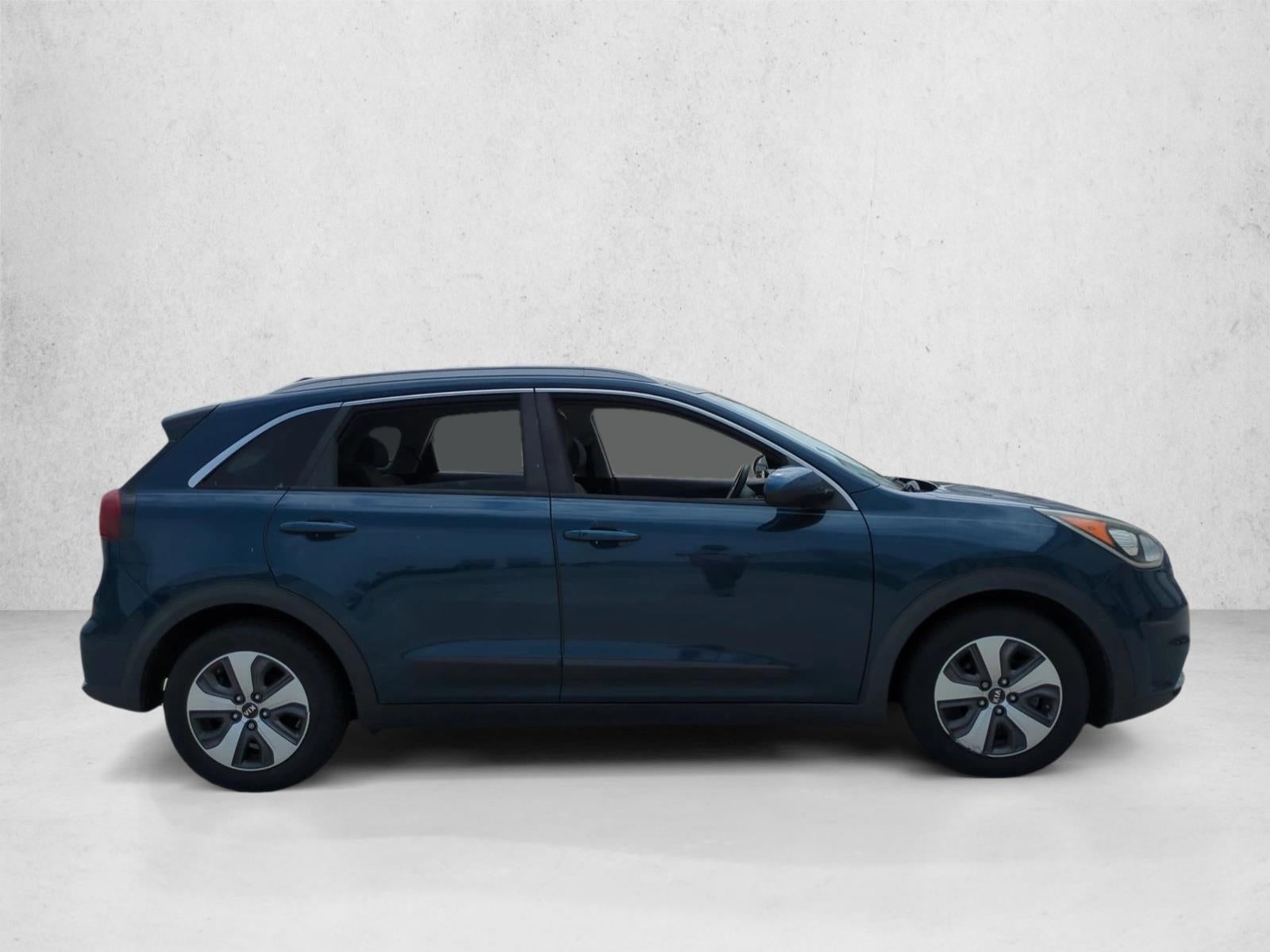 2017 Kia Niro LX FWD