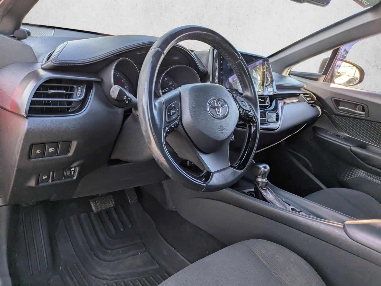 2018 Toyota C-HR XLE Premium FWD (Natl)