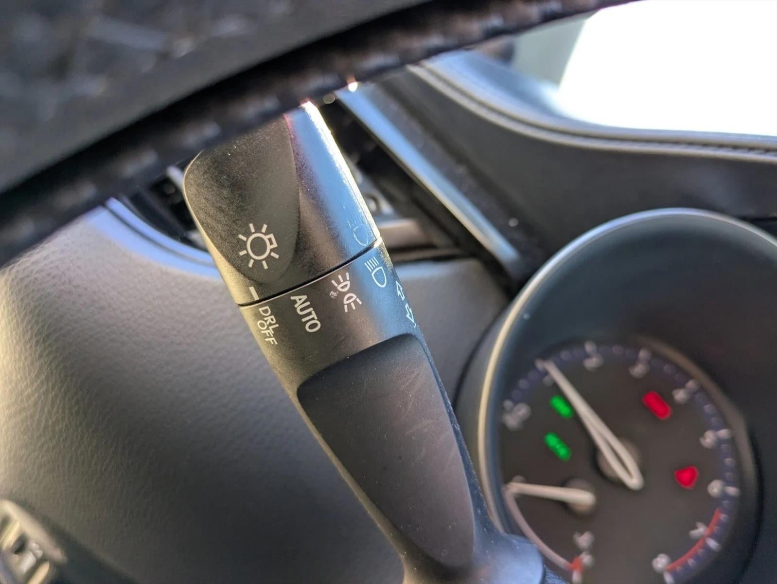 2018 Toyota C-HR XLE Premium FWD (Natl)