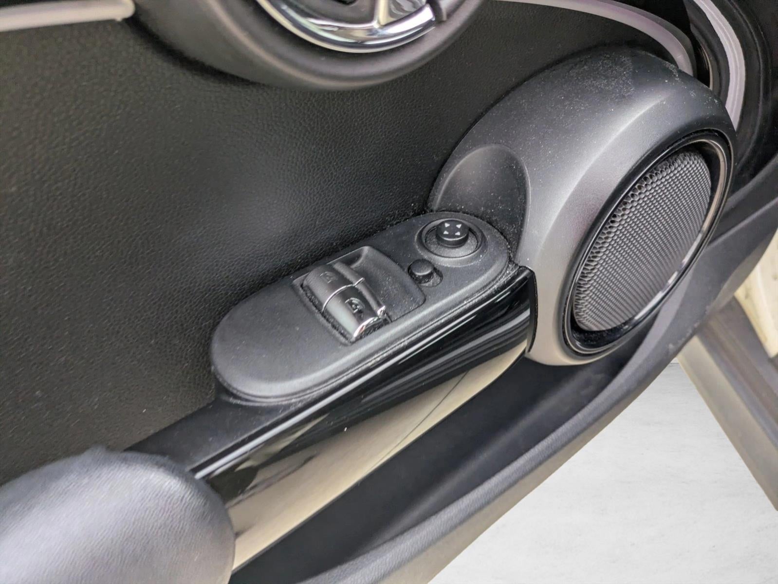 2016 MINI Cooper Hardtop 2 Door Base