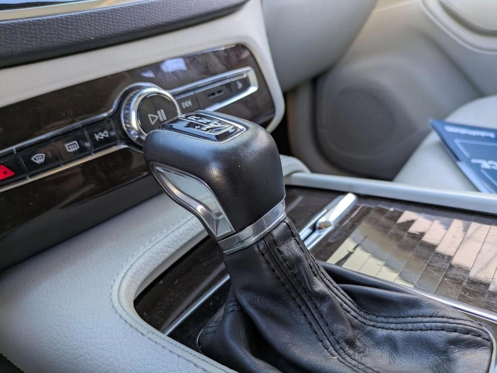 2016 Volvo XC90 AWD 4dr T6 Momentum