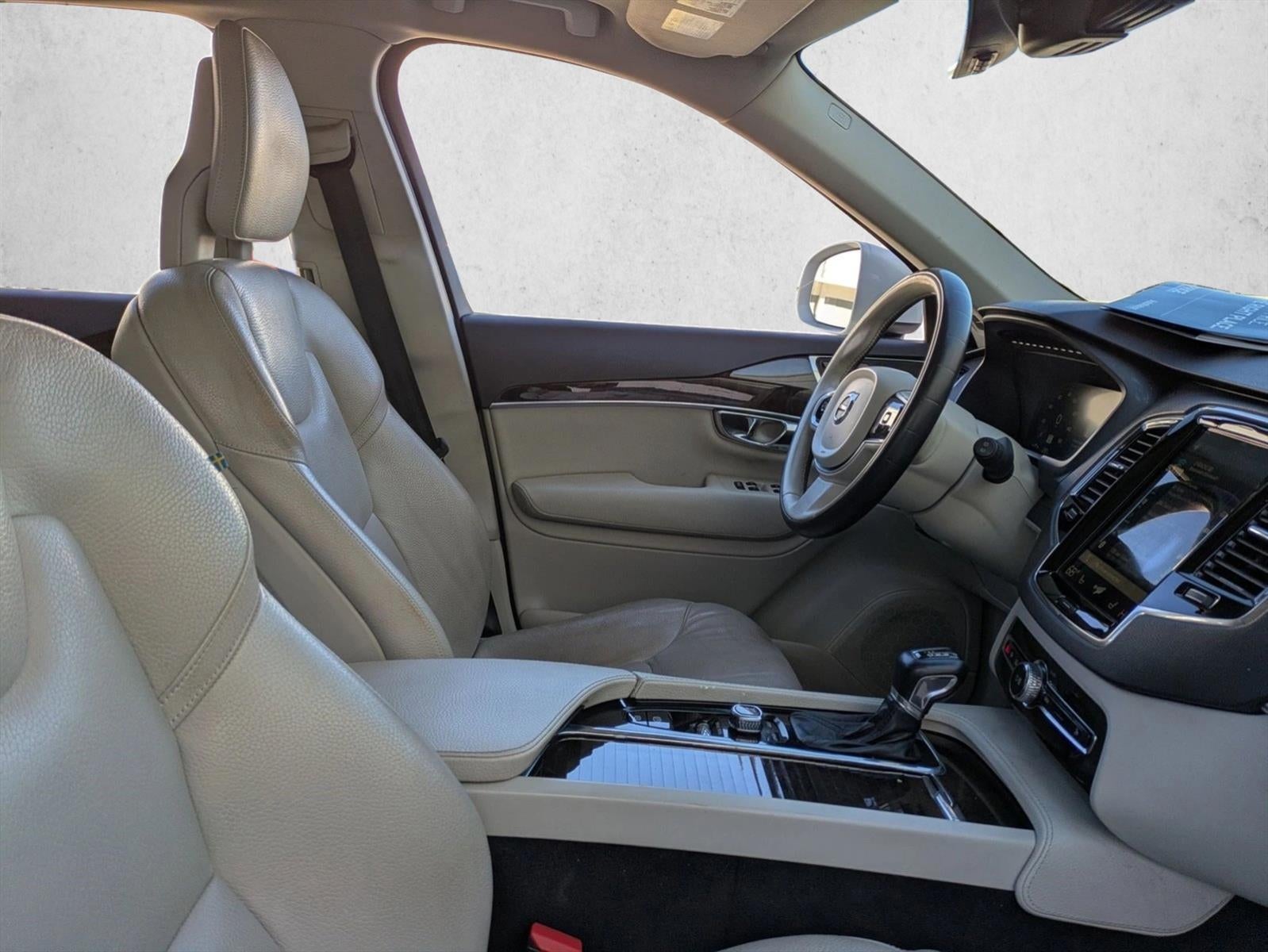 2016 Volvo XC90 AWD 4dr T6 Momentum