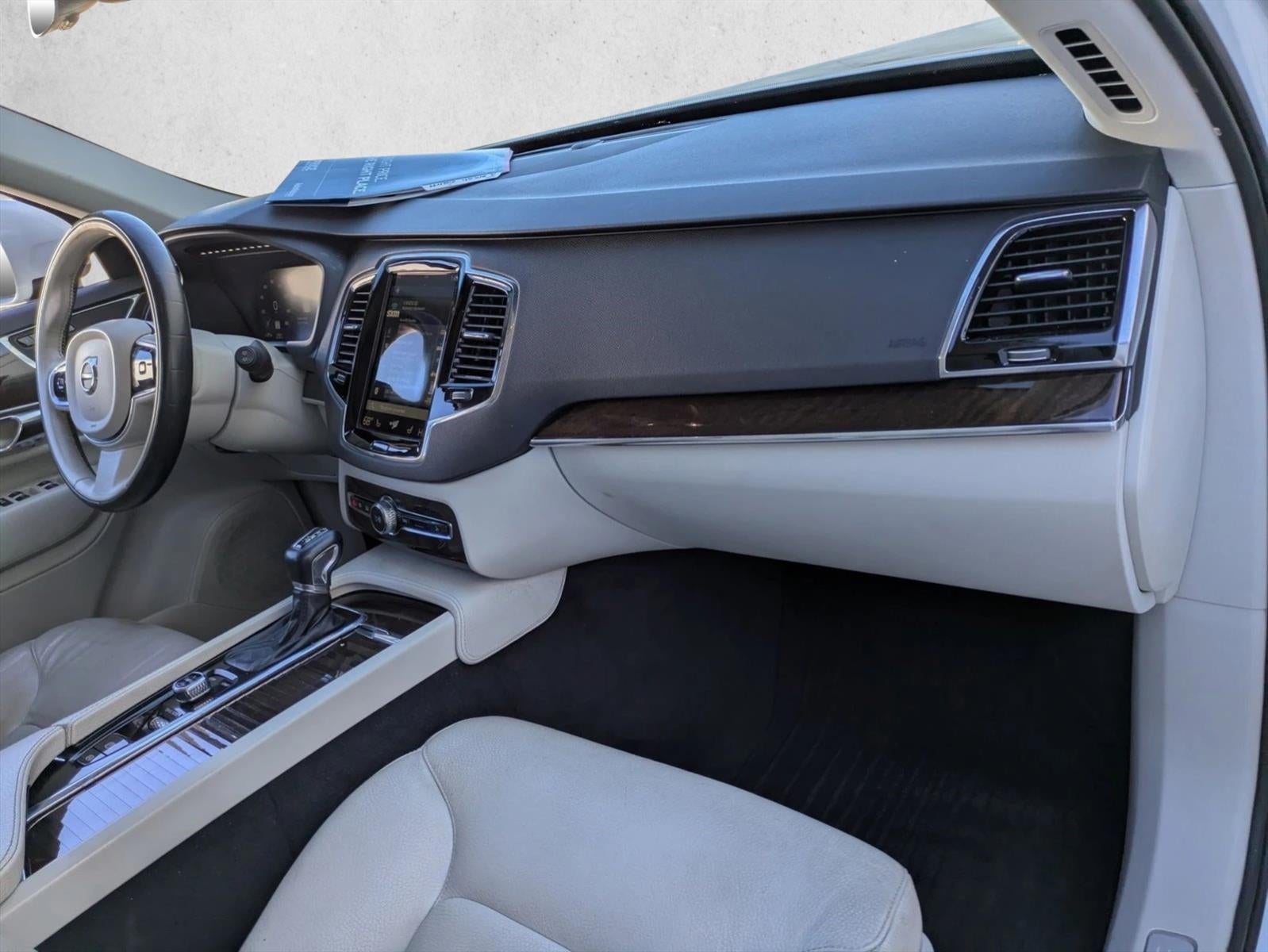 2016 Volvo XC90 AWD 4dr T6 Momentum