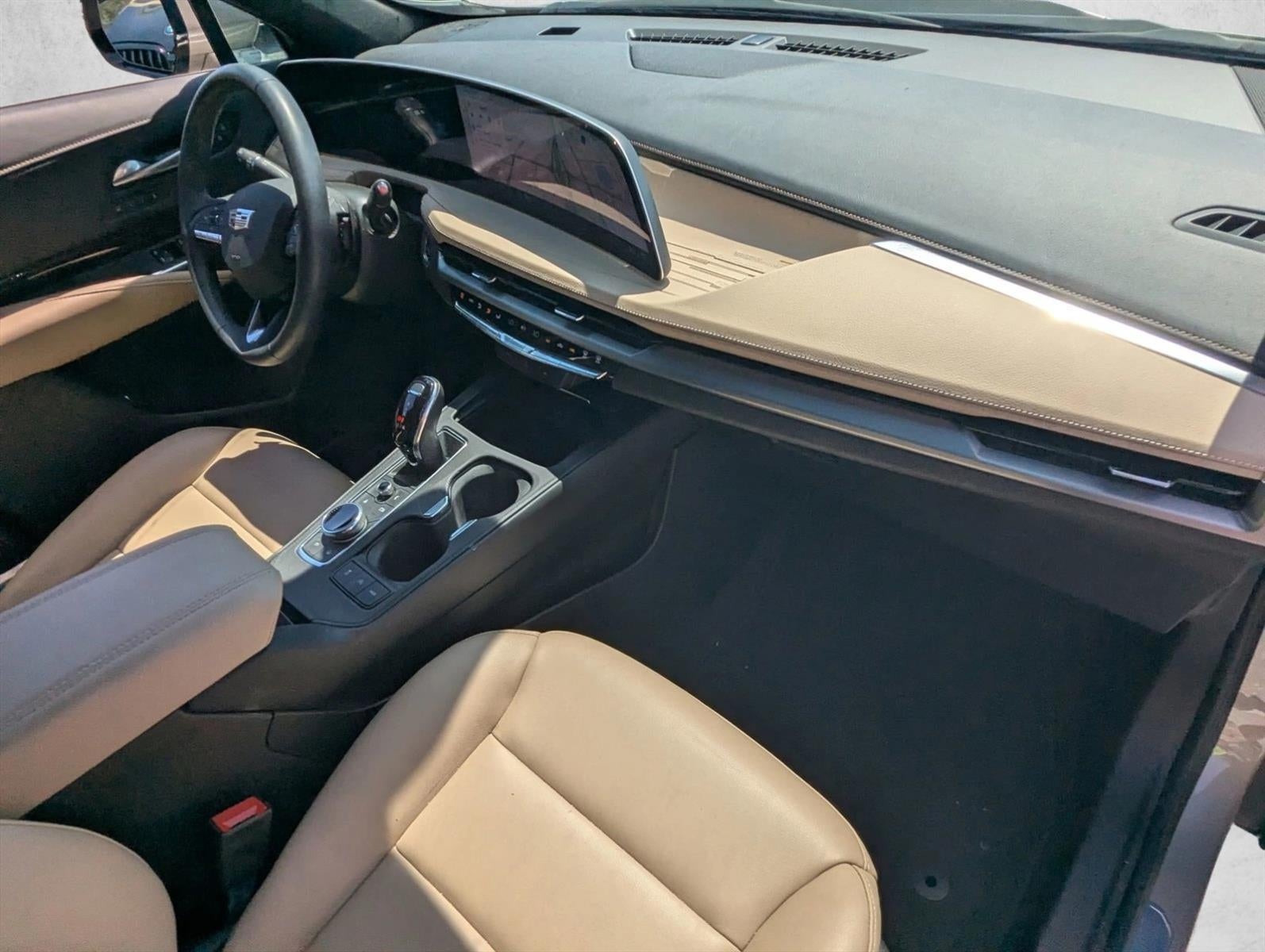 2025 Cadillac XT4 FWD 4dr Premium Luxury