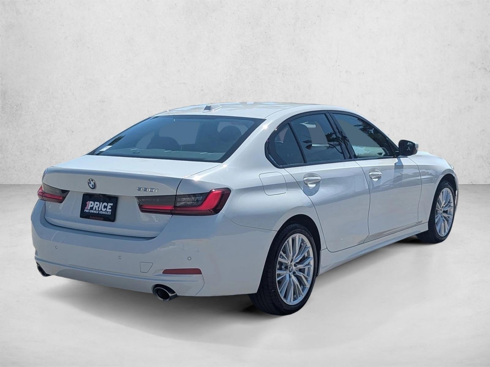 2023 BMW 330i Sedan