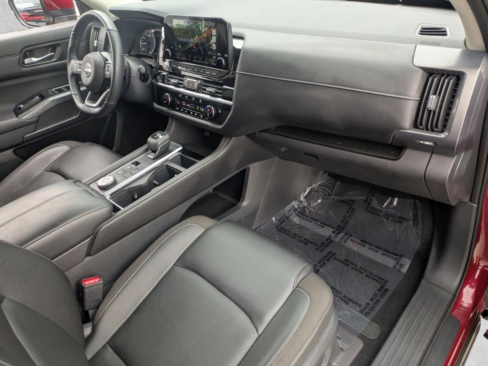 2022 Nissan Pathfinder SL 4WD