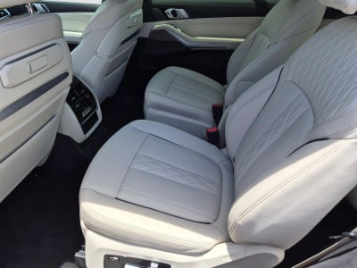 2025 BMW X7 xDrive40i Sports Activity Vehicle