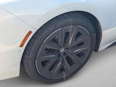 2025 BMW 740i Sedan