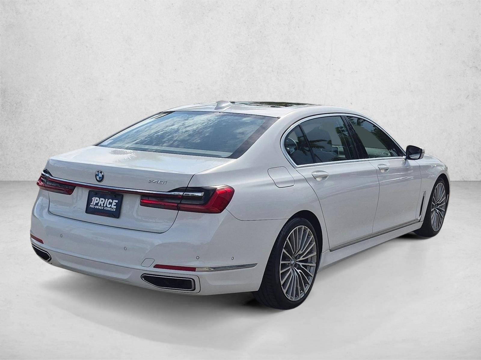 2022 BMW 740i Sedan