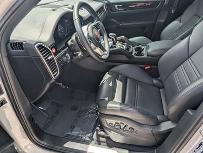 2023 Porsche Cayenne Platinum Edition AWD