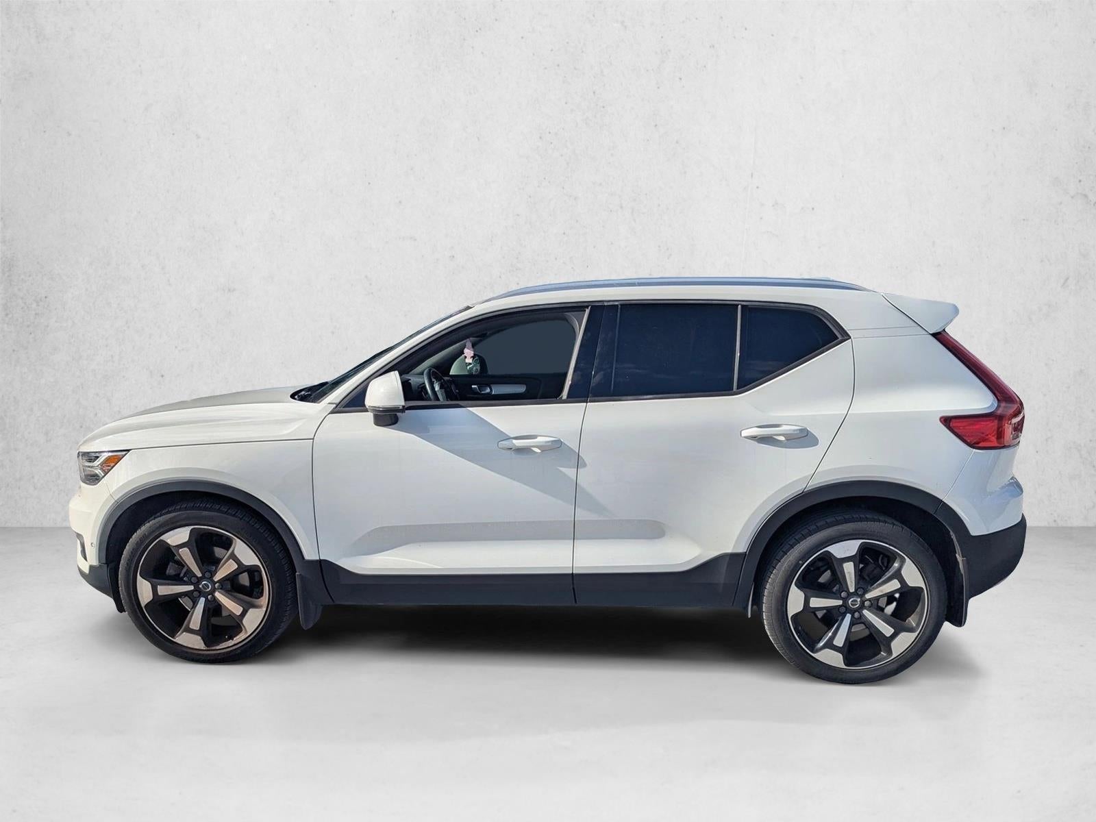 2019 Volvo XC40 T5 AWD Momentum