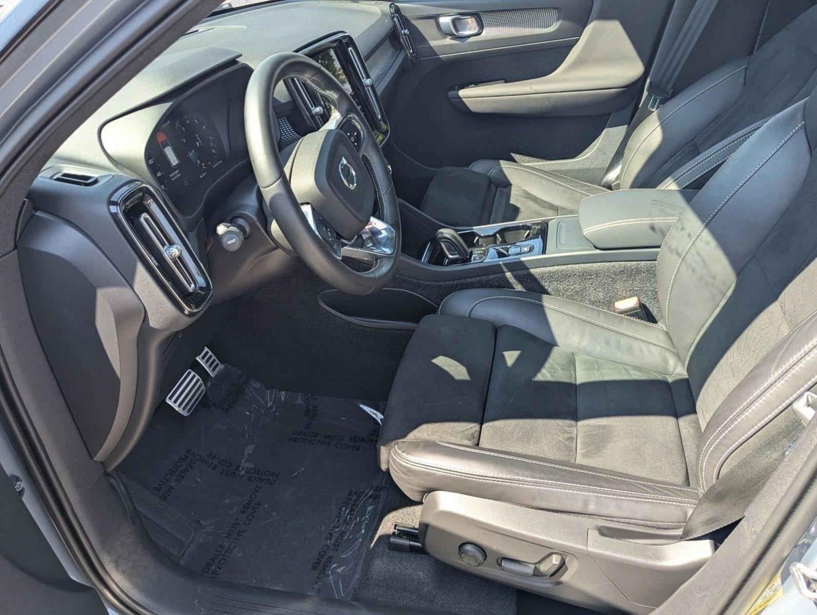 2021 Volvo XC40 T5 AWD R-Design