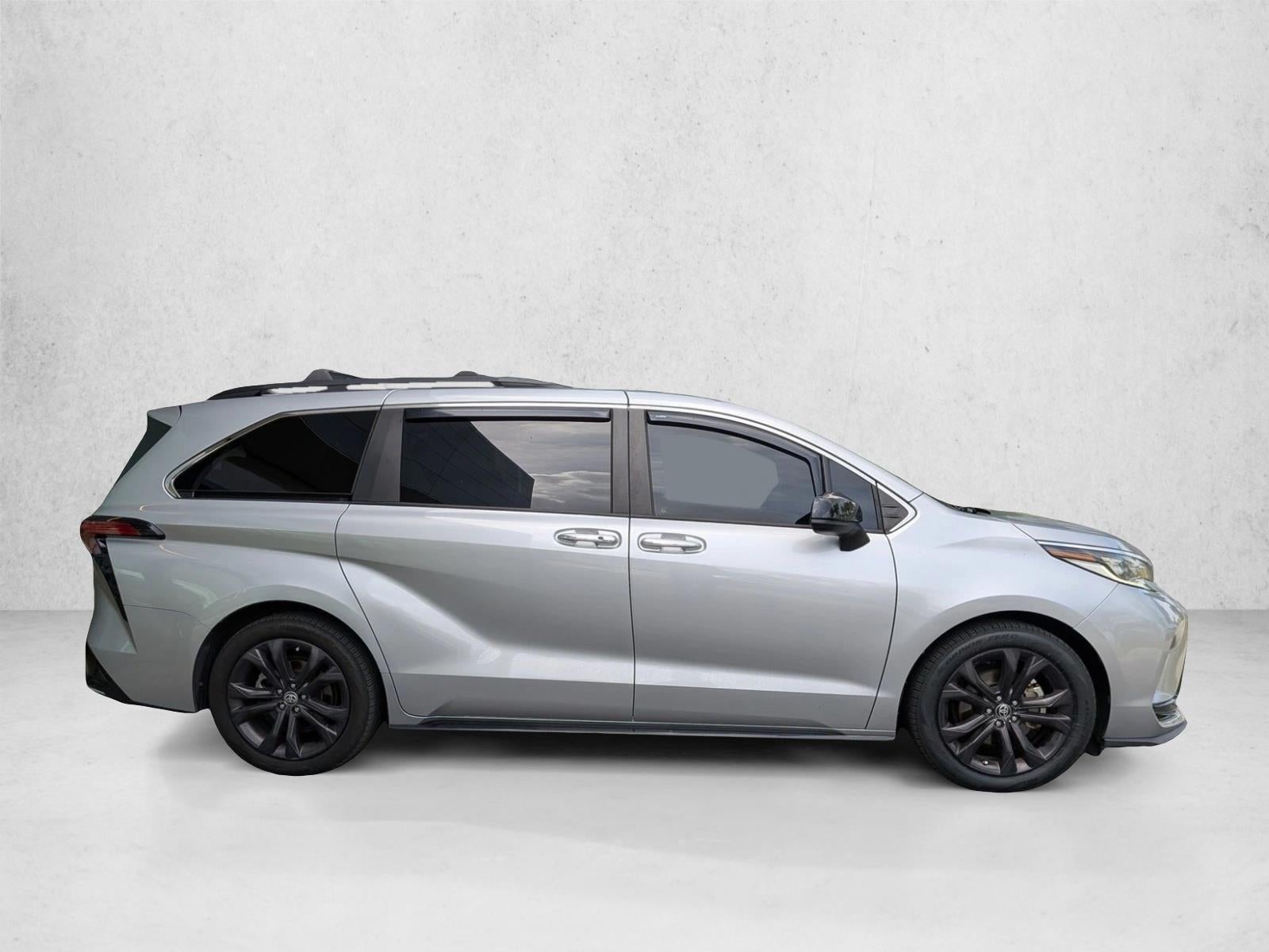 2022 Toyota Sienna XSE FWD 7-Passenger (Natl)