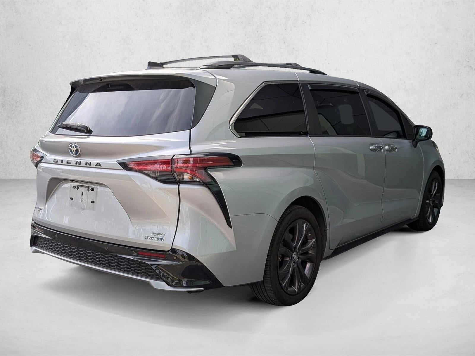 2022 Toyota Sienna XSE FWD 7-Passenger (Natl)