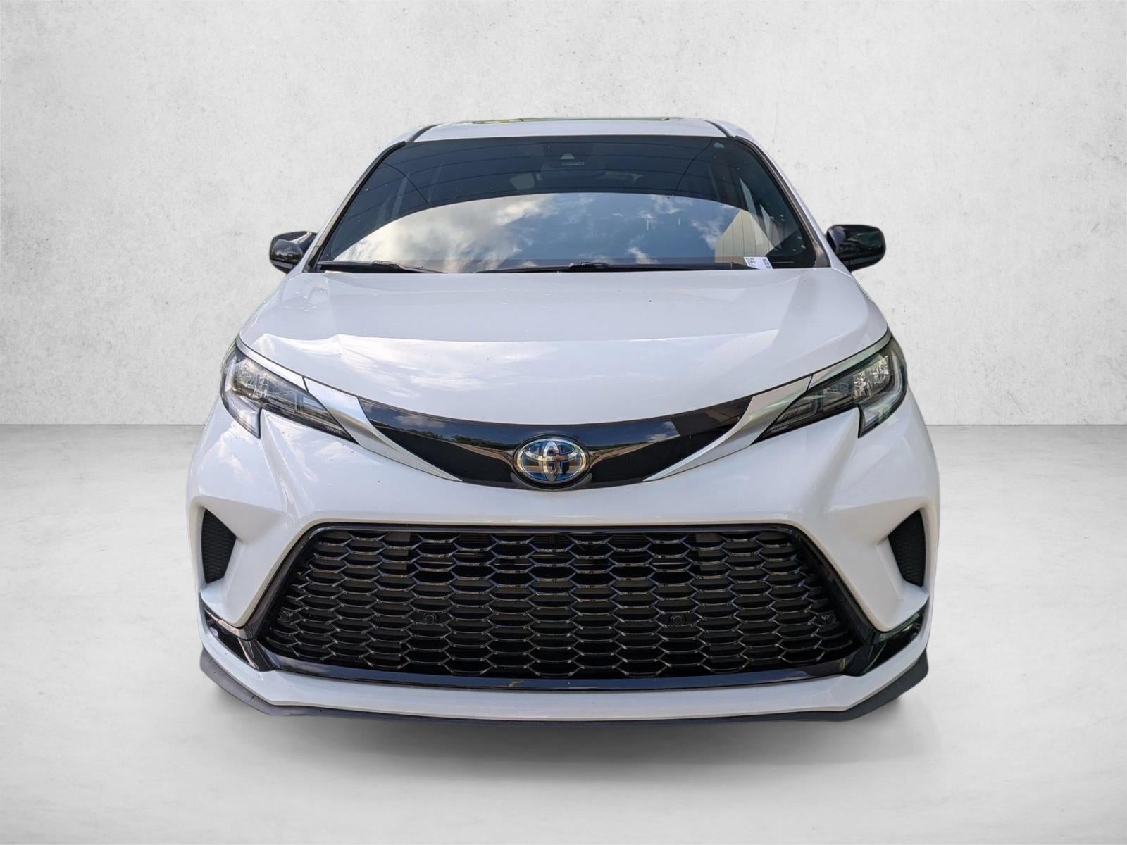 2022 Toyota Sienna XSE FWD 7-Passenger (Natl)