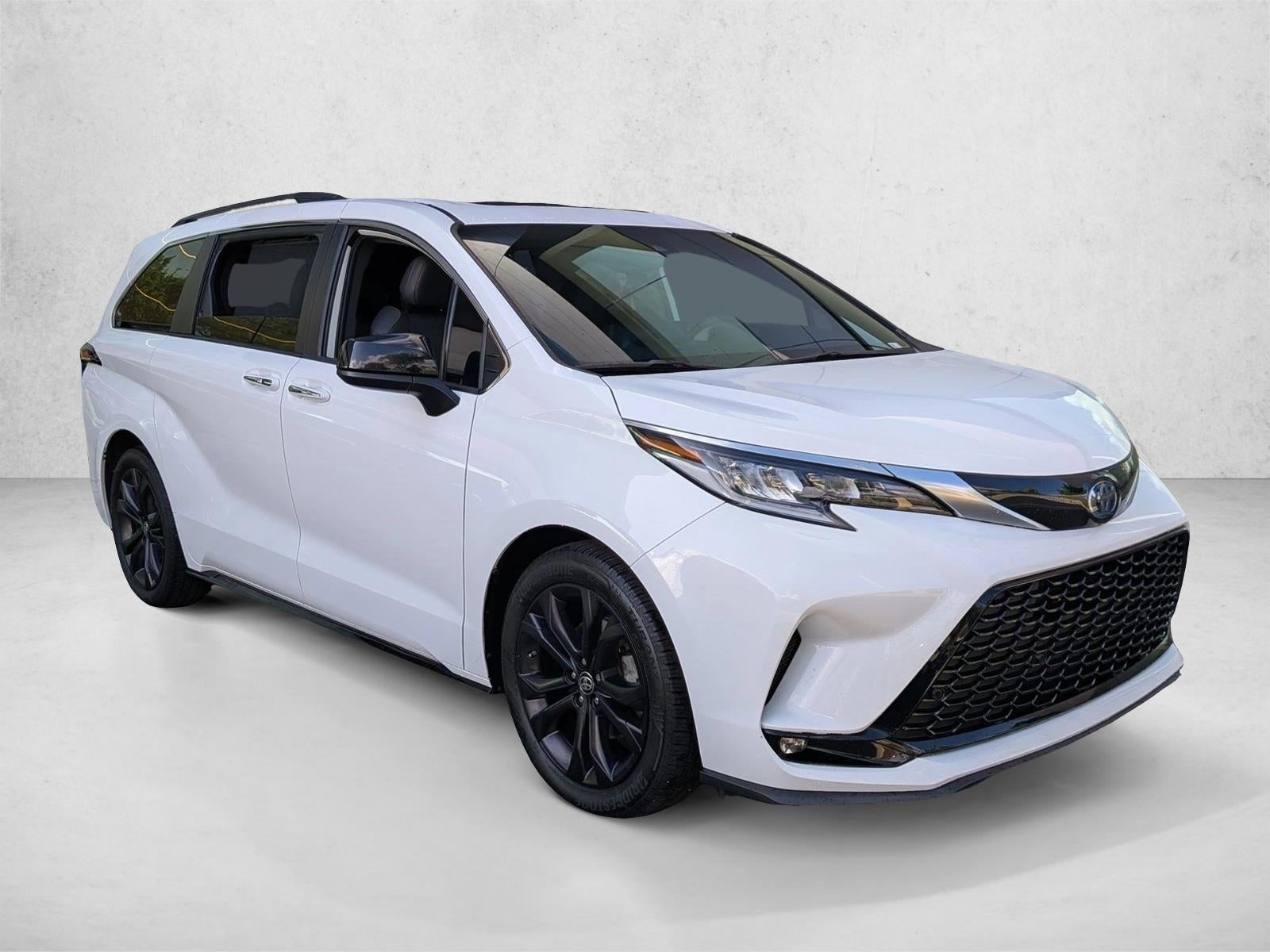 2022 Toyota Sienna XSE FWD 7-Passenger (Natl)