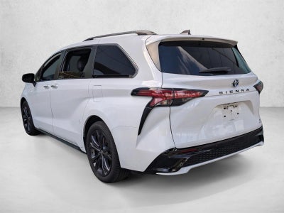 2022 Toyota Sienna XSE FWD 7-Passenger (Natl)