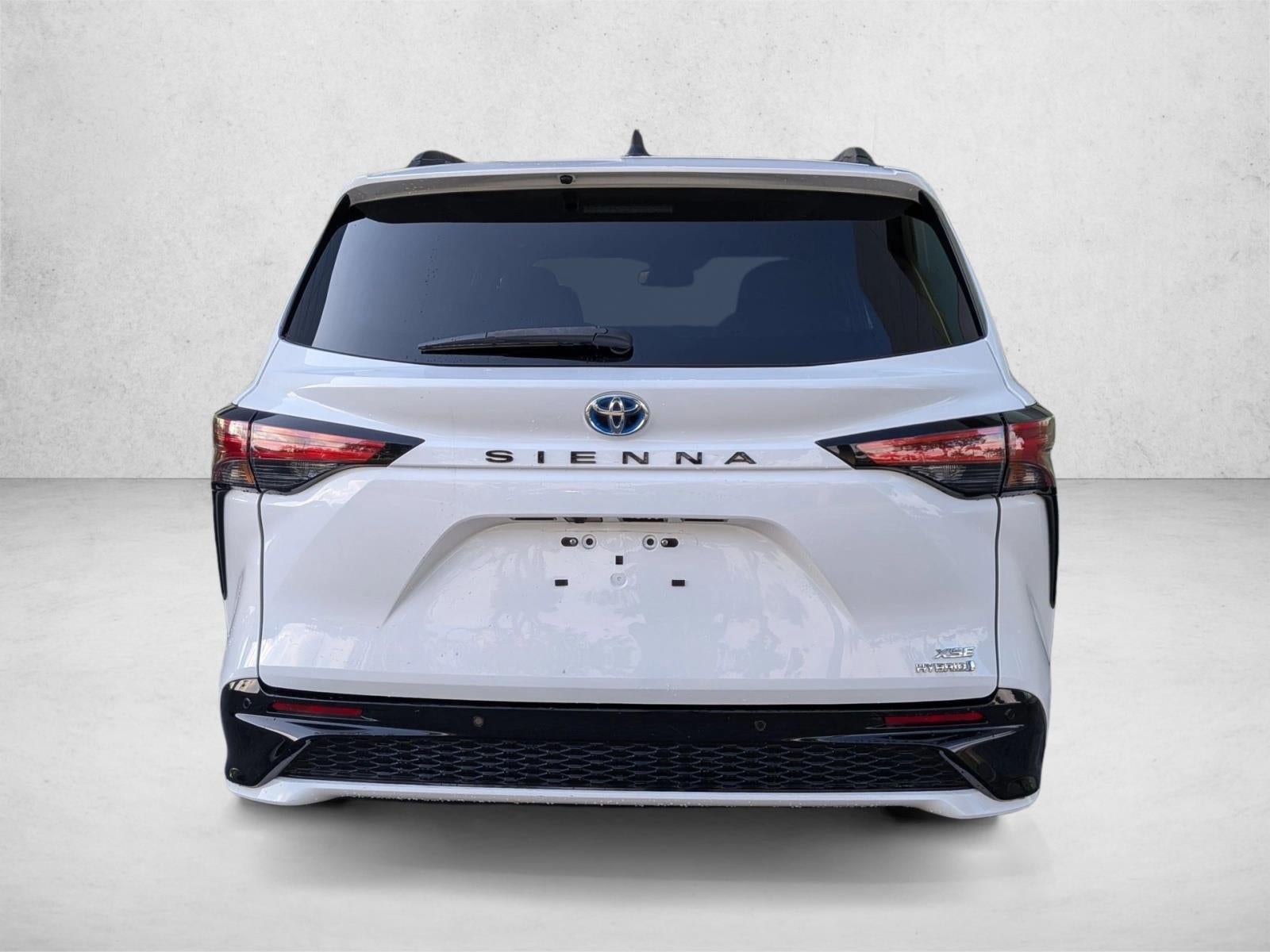 2022 Toyota Sienna XSE FWD 7-Passenger (Natl)