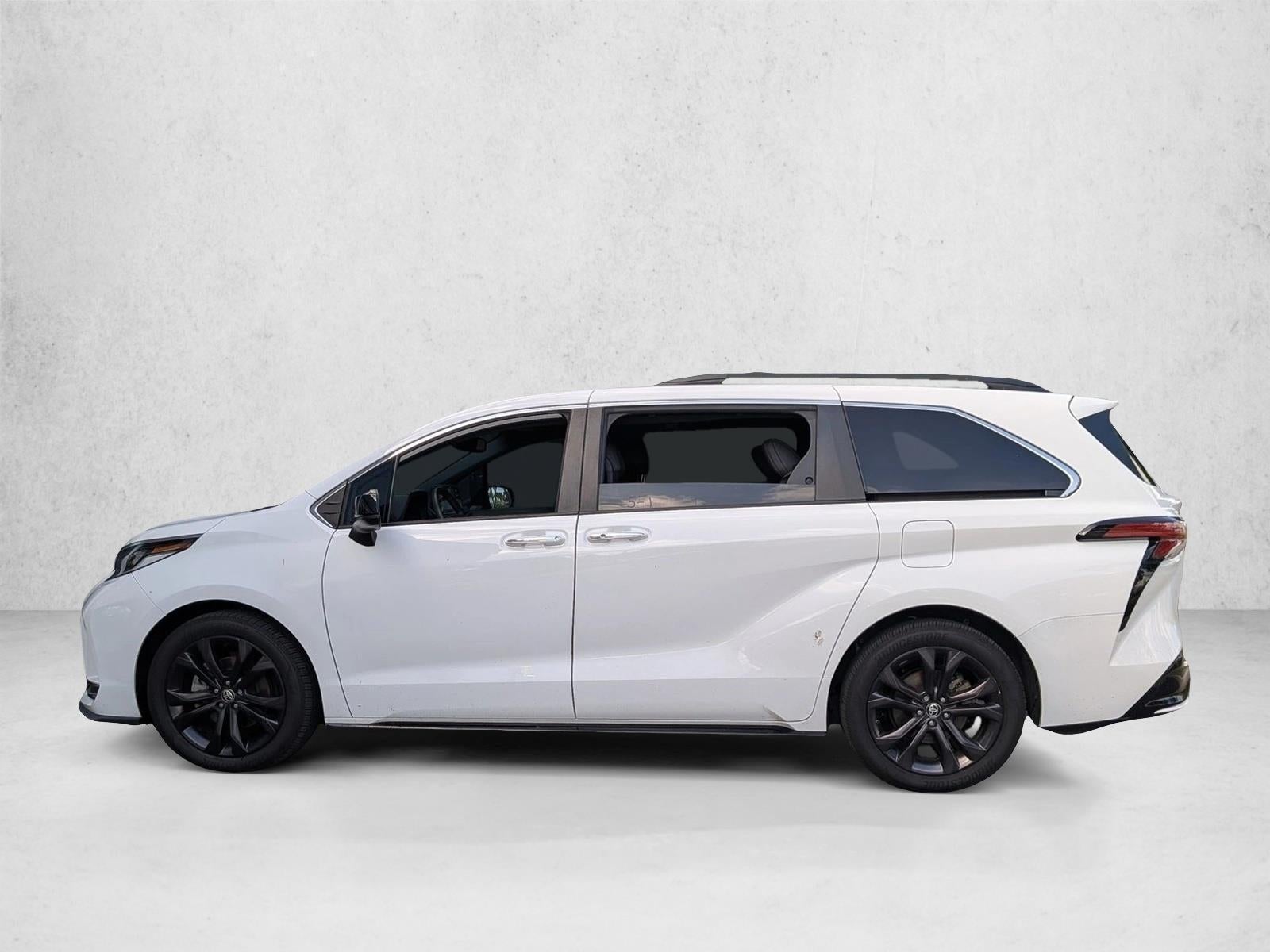 2022 Toyota Sienna XSE FWD 7-Passenger (Natl)
