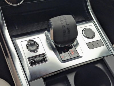 2022 Jaguar XF SE Sedan RWD