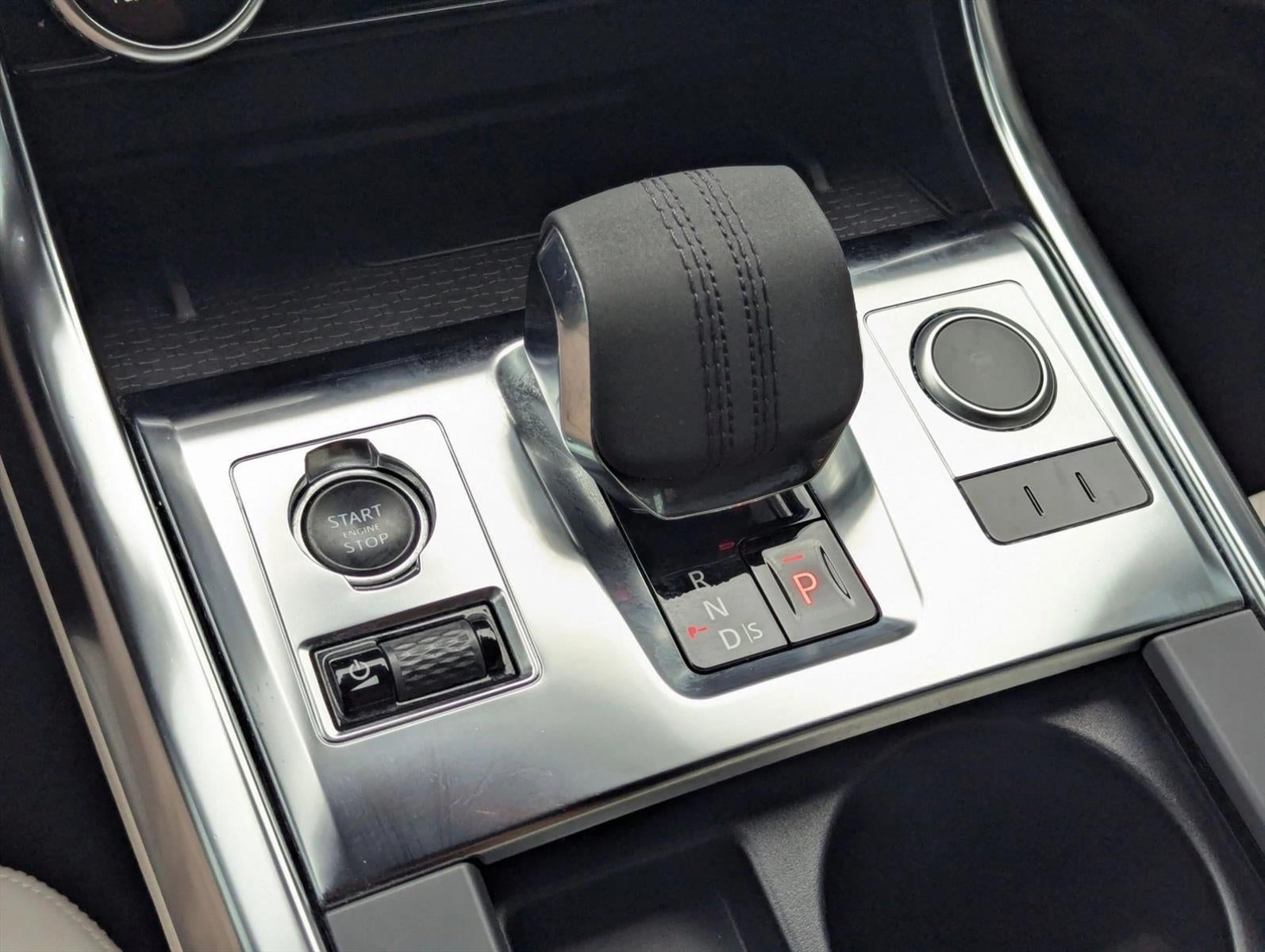 2022 Jaguar XF SE Sedan RWD