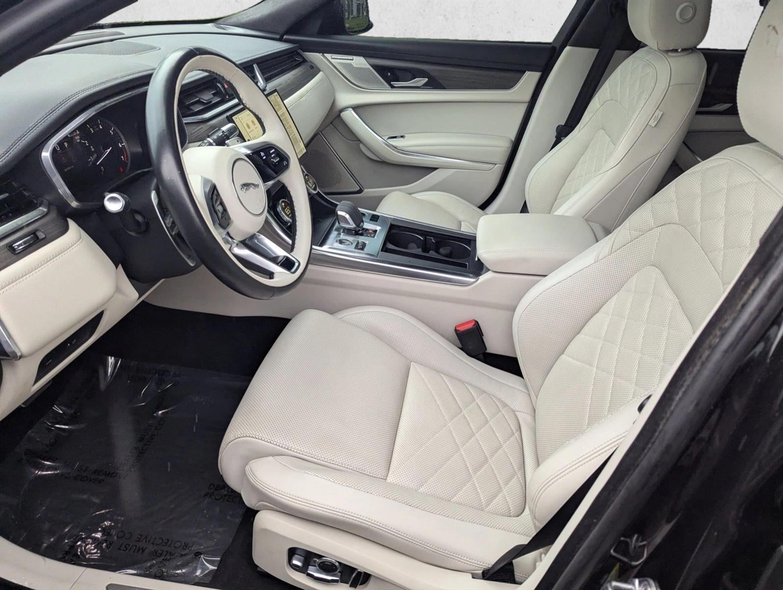 2022 Jaguar XF SE Sedan RWD