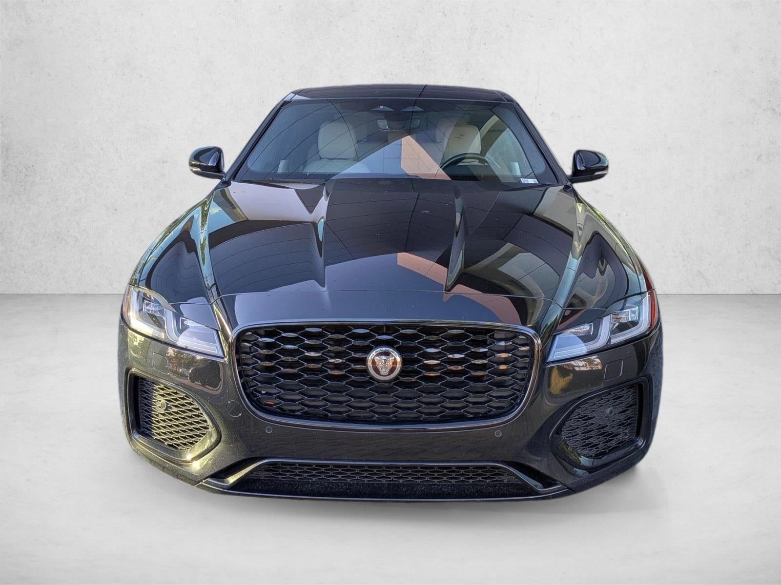 2022 Jaguar XF SE Sedan RWD