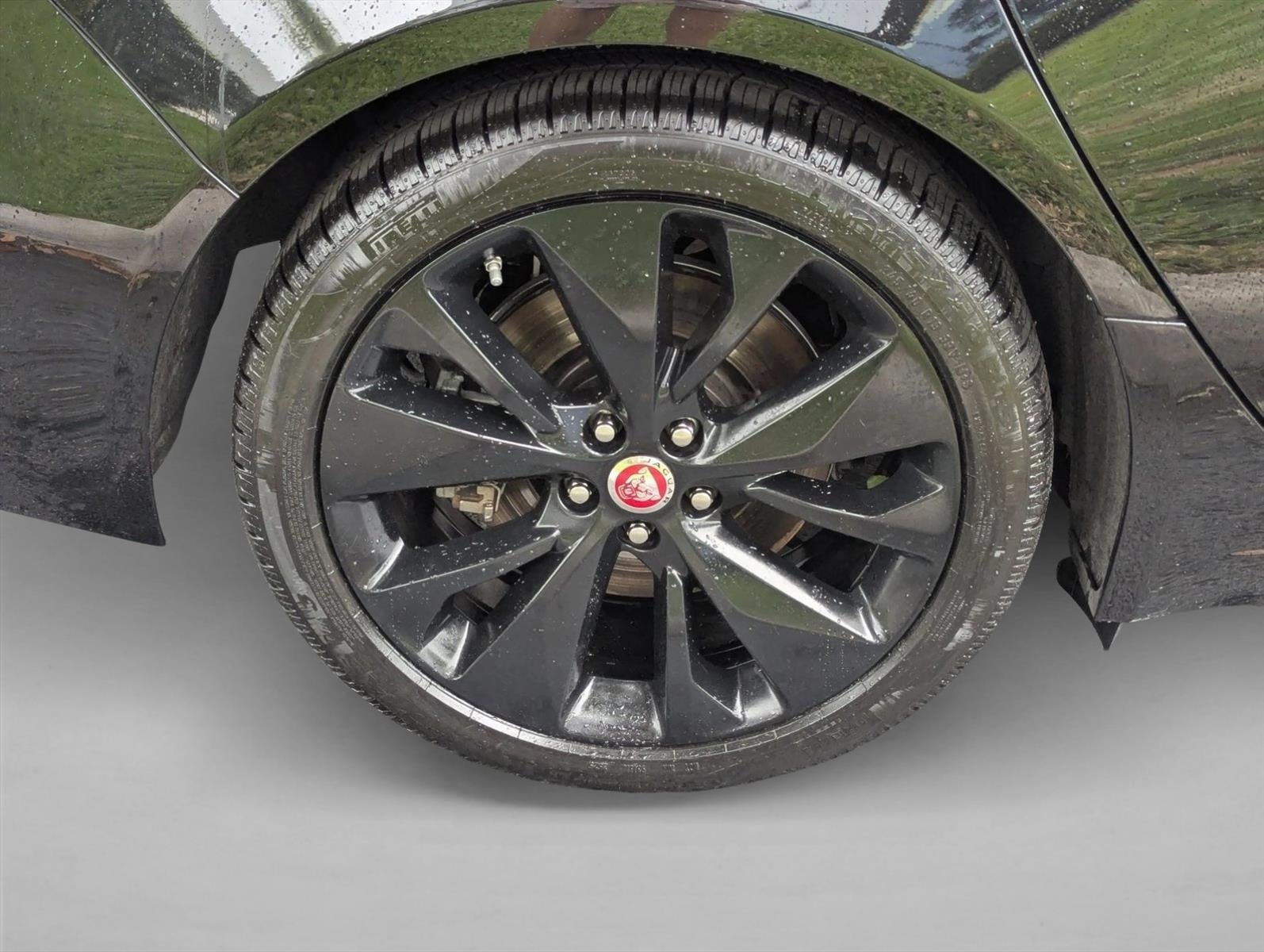 2022 Jaguar XF SE Sedan RWD