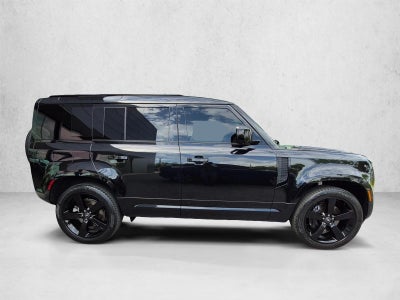 2025 Land Rover Defender 110 P400 X-Dynamic SE
