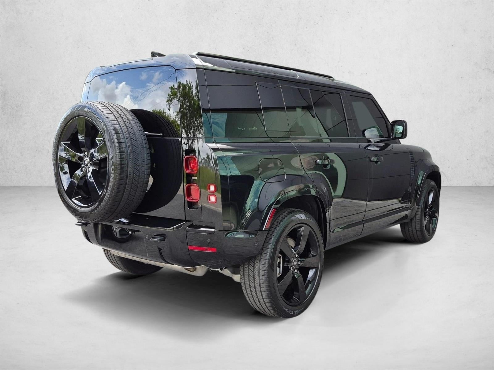2025 Land Rover Defender 110 P400 X-Dynamic SE