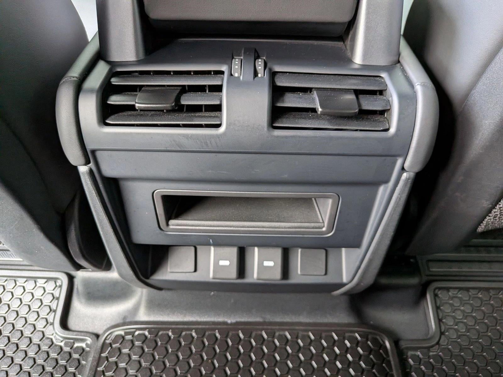 2023 Land Rover Defender 110 X-Dynamic SE AWD