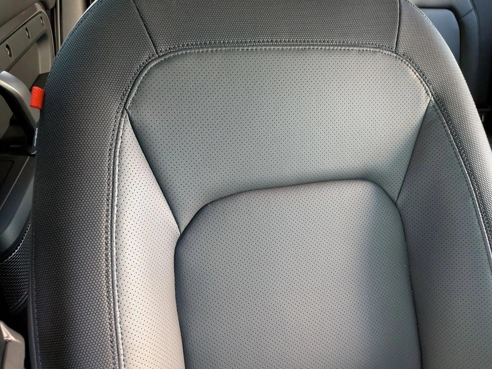 2023 Land Rover Defender 110 X-Dynamic SE AWD