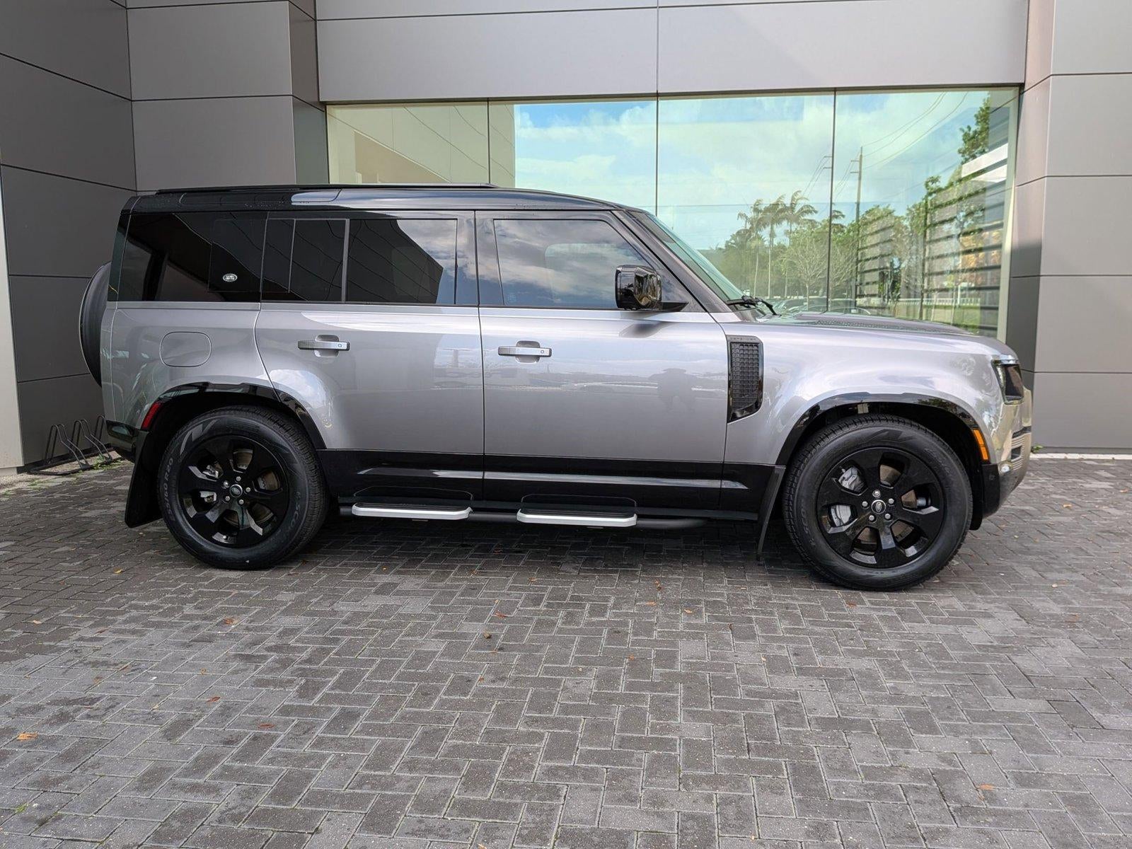 2023 Land Rover Defender 110 X-Dynamic SE AWD