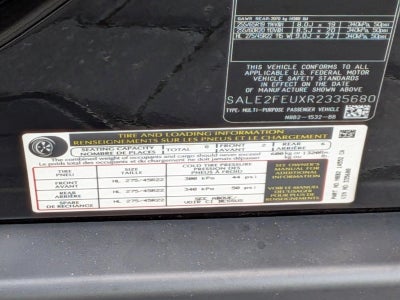 2024 Land Rover Defender 130 P400 X-Dynamic SE
