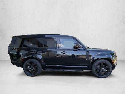 2024 Land Rover Defender 130 P400 X-Dynamic SE