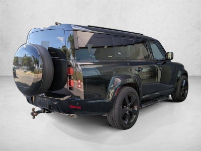 2024 Land Rover Defender 130 P400 X-Dynamic SE