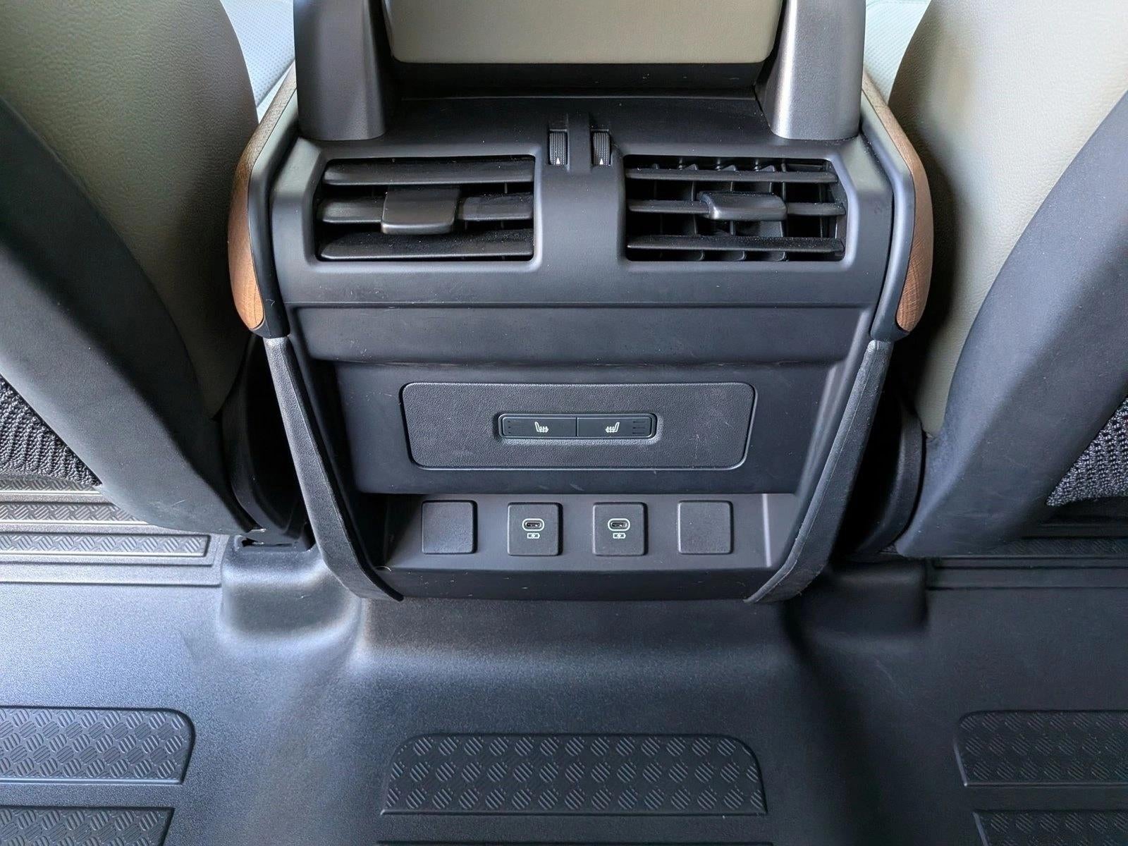 2024 Land Rover Defender 110 P300 S