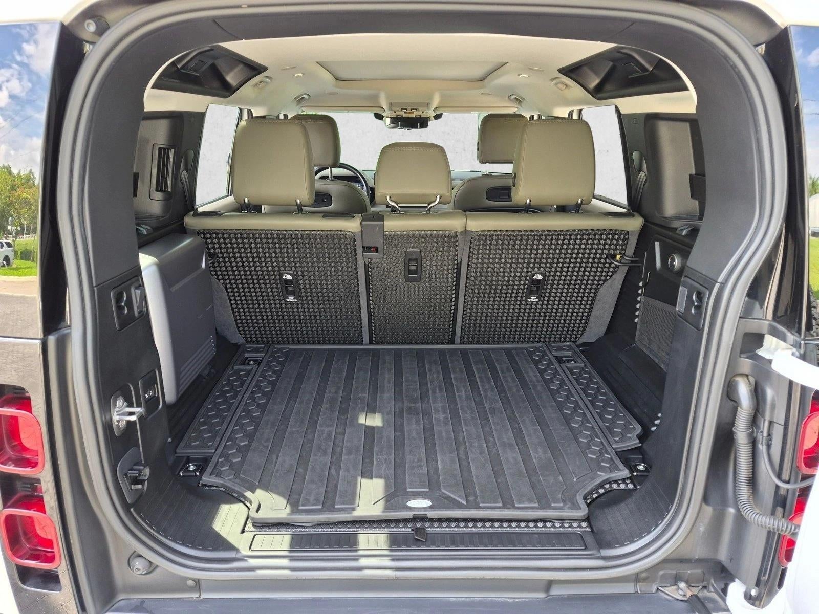 2020 Land Rover Defender 110 SE AWD
