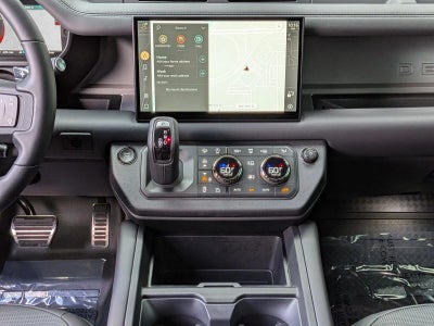 2025 Land Rover Defender 110 P635 OCTA