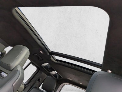 2025 Land Rover Defender 110 P635 OCTA